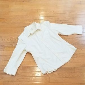 Elegantly tailored button down shirt LIKE NEW